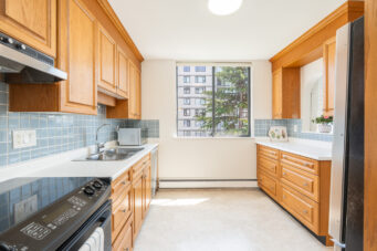 #303 – 2108 Argyle Avenue